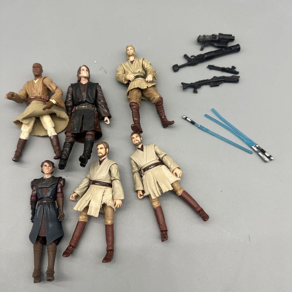 Star Wars Hasbro Lot Figures, weapons, Light Sabers 3.5” Anakin Obiwan Mace 2003